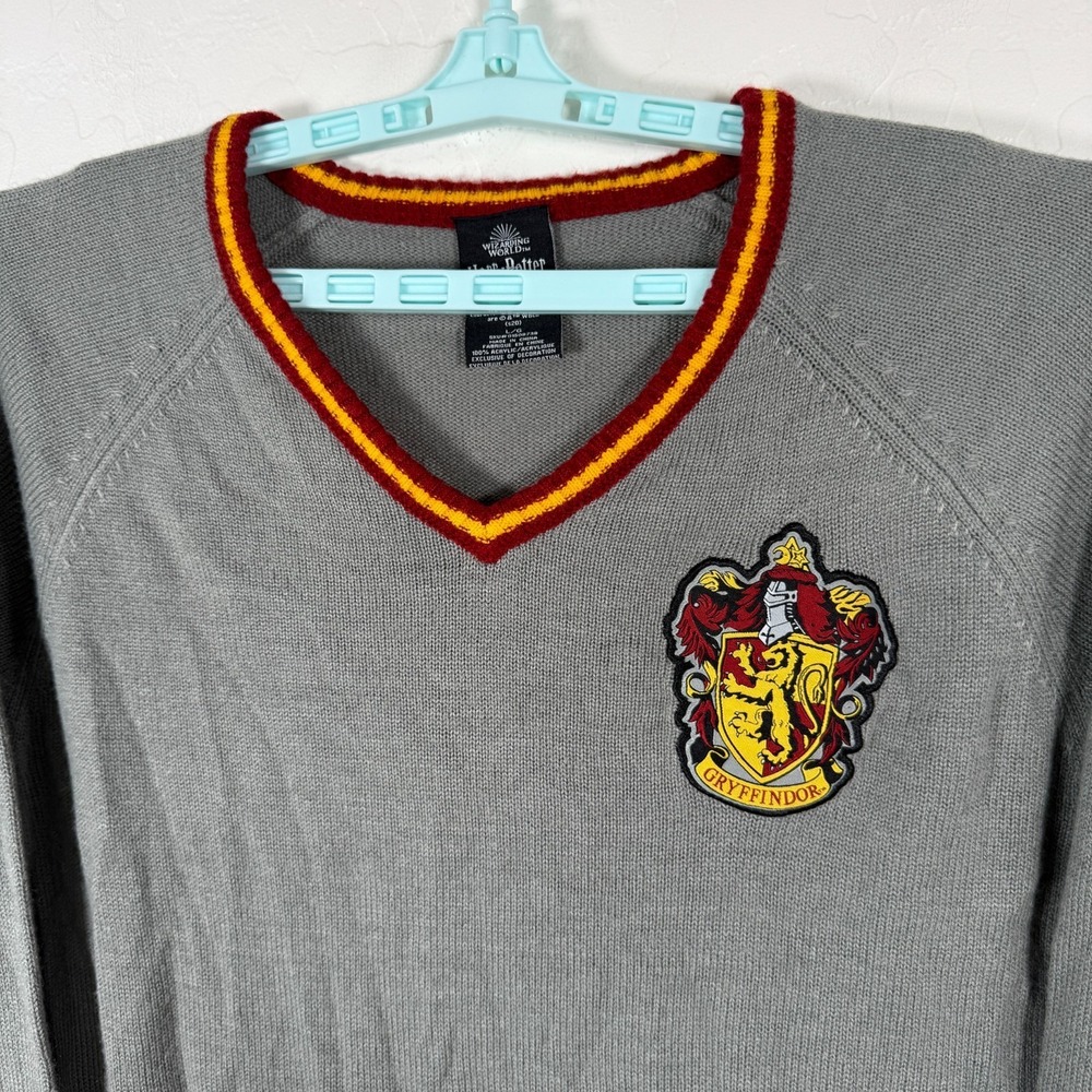 Harry Potter Wizarding World Sweater Mens Large‎ Gray Gryffindor V Neck